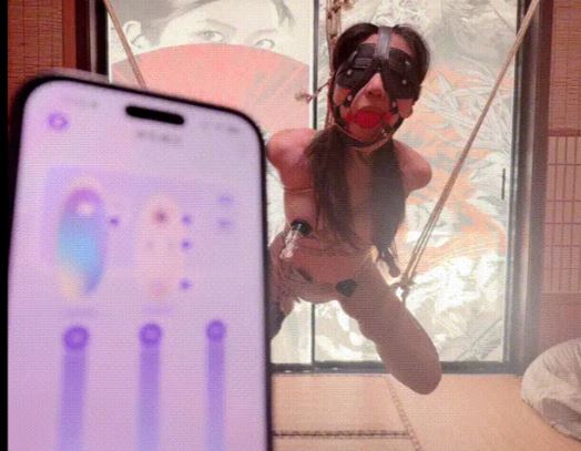 172长腿小白领空中失重体验，后手直臂紧缚，超长时间空中挣扎，郊狼吸乳器开到100+，啵啵贝失控模式下被玩到喷