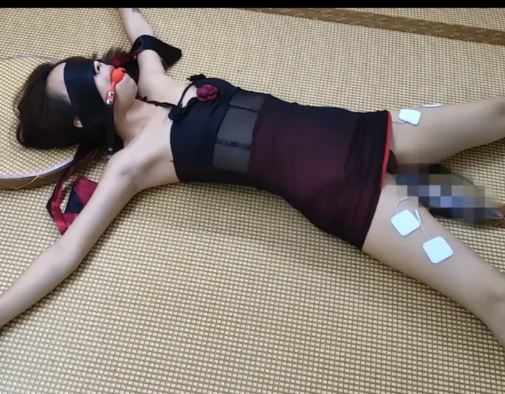 诺米 被绑架的美艳少妇 新地方的初次体验