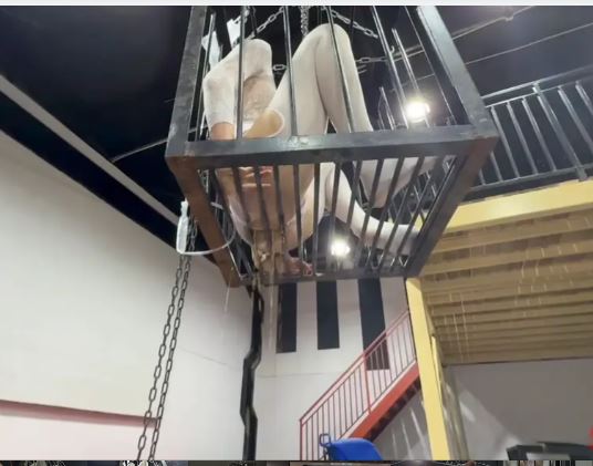 吊笼灌c喷射20分钟