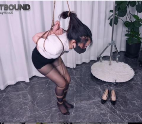 单身女高管的秘密兼职（第一集）:痛苦的捆绑测试